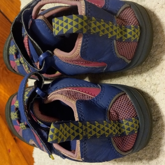 LL Bean Girl's Sz 2 Hiking Water Sandals. - Picture 3 of 4
